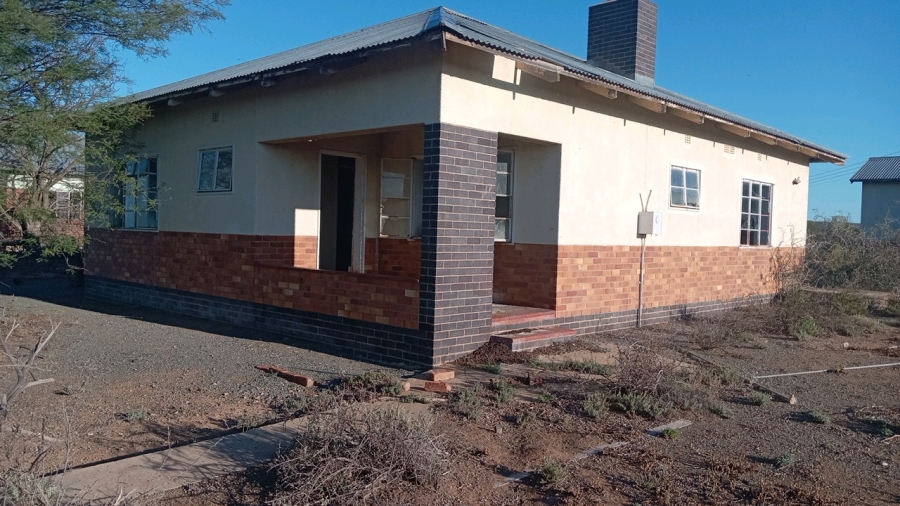 2 Bedroom Property for Sale in Aberdeen Eastern Cape
